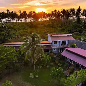 https://sunanta-bungalow.koh-lantahotels.net